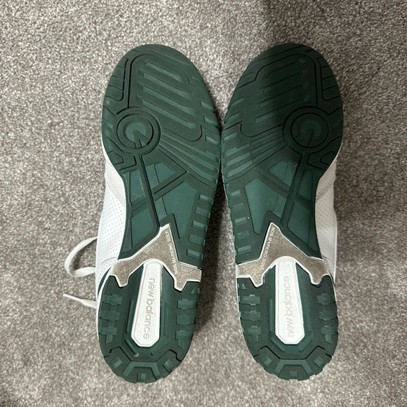 EUC New Balance 550 green w box - Picture 4 of 6